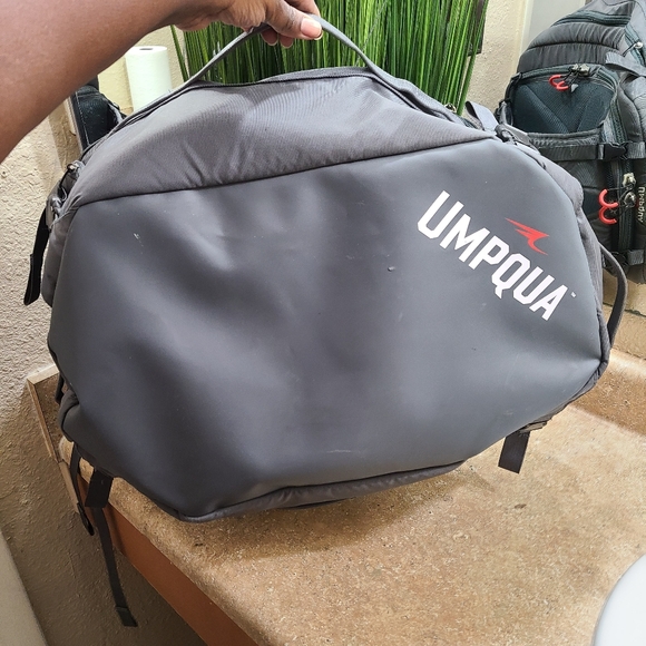 Umpqua Deadline 3500 Wet Dry Multi Purpose Duffle Bag Fly Fishing - Picture 11 of 13